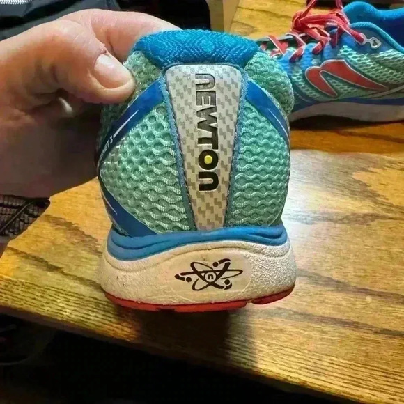 Women’s Newton running shoes - Picture 3 of 6
